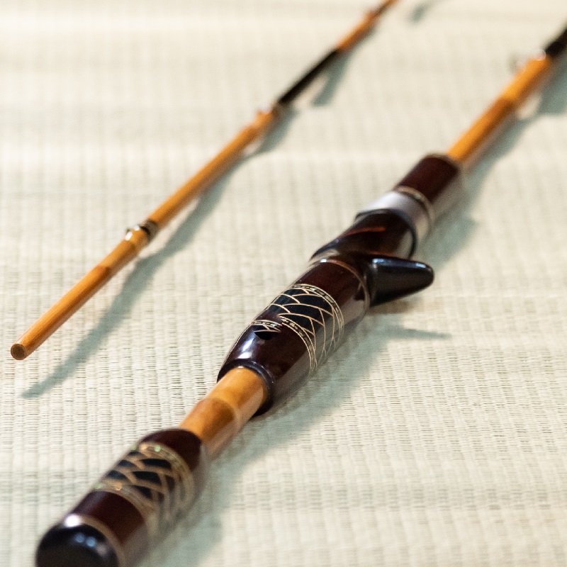 写真：釣りの醍醐味が味わえる、紀州スパーテル竿の技法を使った珠玉のバスロッド